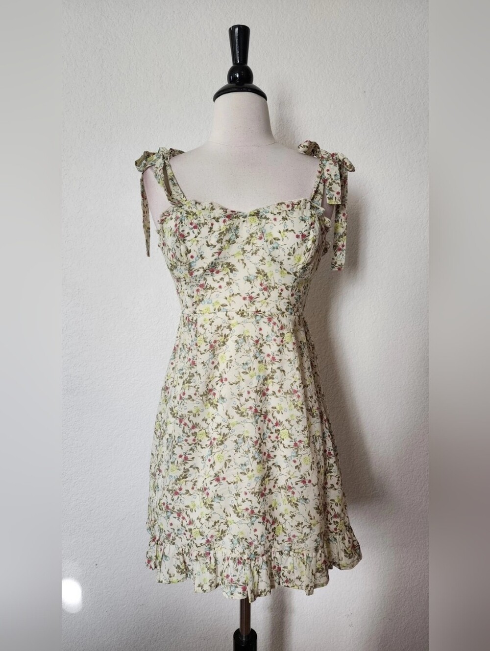 Floral Tie-Shoulder Summer Dress in Cream